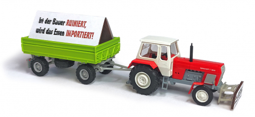 Busch 54202 Traktor Fortschritt, rot/weiß, mit Anhänger, BAUERNPROTEST