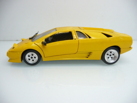 05837 Lamborghini Diablo in gelb aus Italien - Polistil 1:18