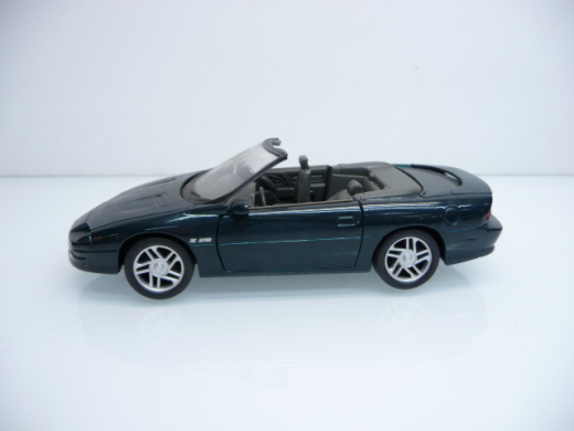 Welly 1:25 Camaro Z28 No. 9385 Cabrio dunkelgrün