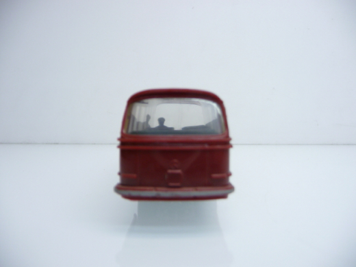 Wiking H0 Mercedes Bus in rot mit Fahrer