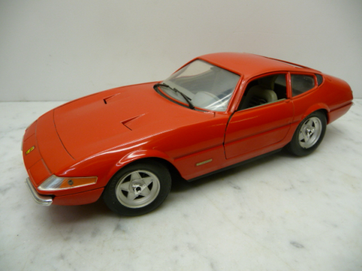 Techno Giodi 1:18 9974001 Ferrari 365 GTB /4 Daytona rot