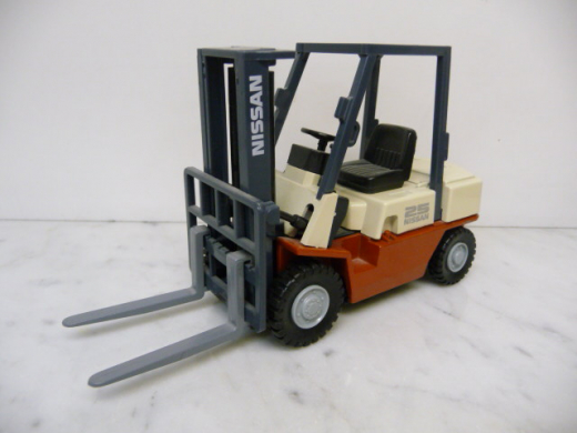 Nissan 1:25 - NISSAN Diesel Gabelstabler 25