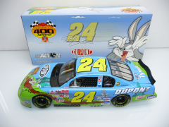 Action 103109 1:18 Stock Car #24 DuPont / Jeff Gordon Looney Tunes Rematch 2002 Monte Carlo